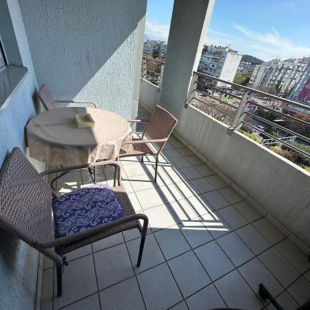 פודגוריצה Great Location Two Bedroom Apatment "Maxim" מראה חיצוני תמונה